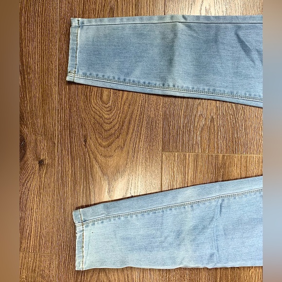 Women’s NEW Missguided Light Blue High Waist Denim Skinny Jeans, SZ: 4P - NWT - Picture 2 of 5